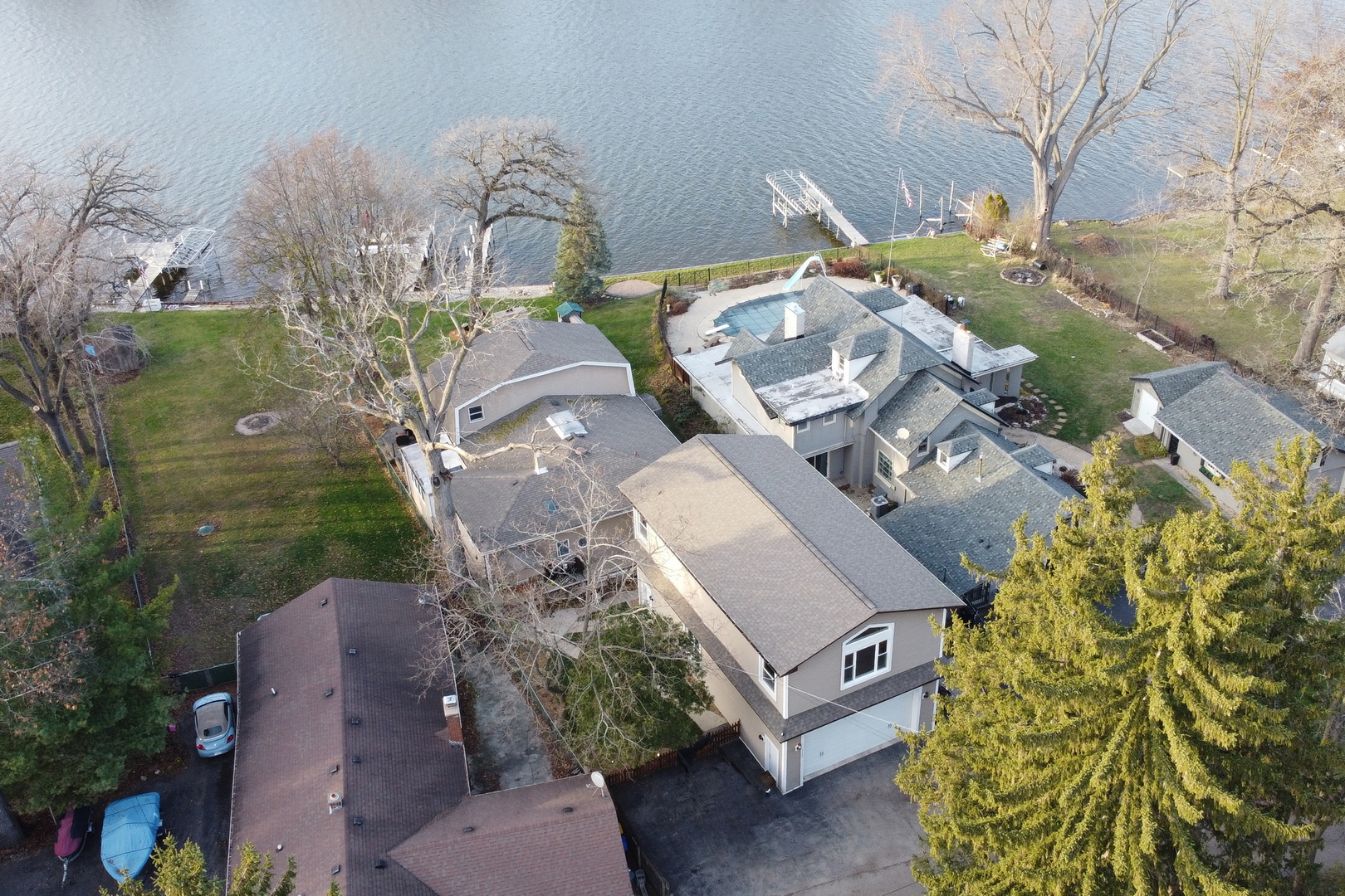 2407 N Villa Lane