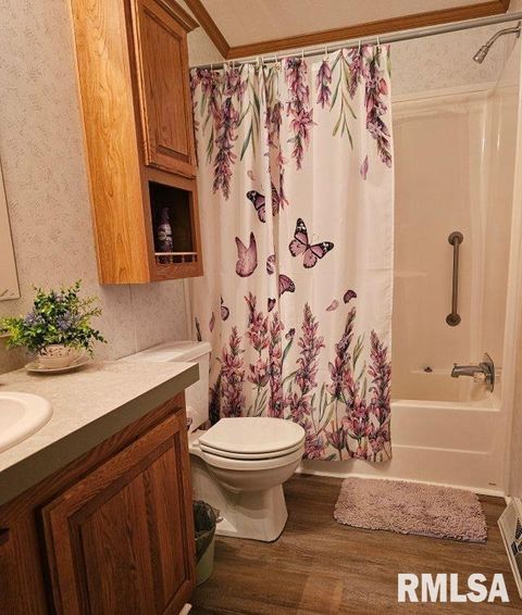 Tiny photo for 614 W COLLEGE Street, Harrisburg, IL 62946 (MLS # EB459082)