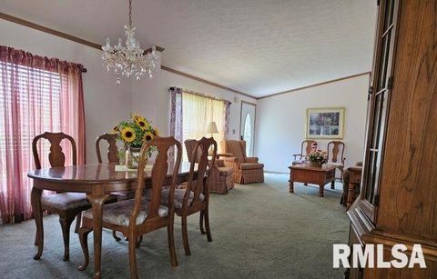 Tiny photo for 614 W College St Street, Harrisburg, IL 62946 (MLS # EB459082)