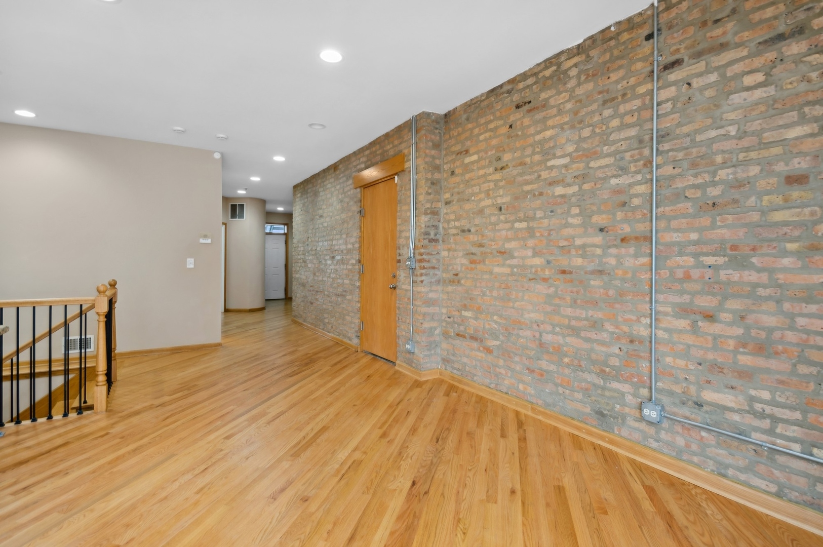 2120 W 35th Street 101