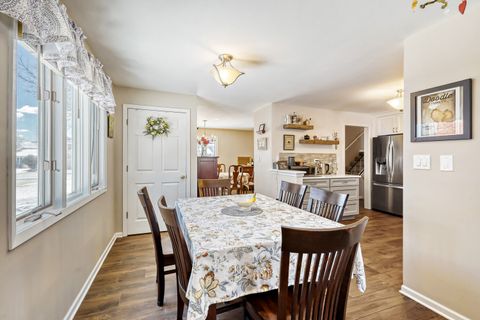 Tiny photo for 205 Cambridge Lane, Bloomingdale, IL 60108 (MLS # 12587603)