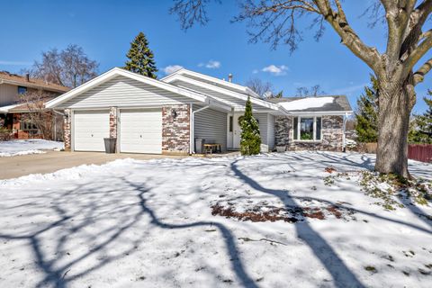 Tiny photo for 205 Cambridge Lane, Bloomingdale, IL 60108 (MLS # 12587603)