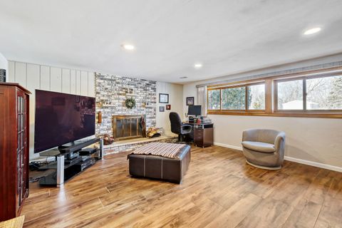 Tiny photo for 205 Cambridge Lane, Bloomingdale, IL 60108 (MLS # 12587603)