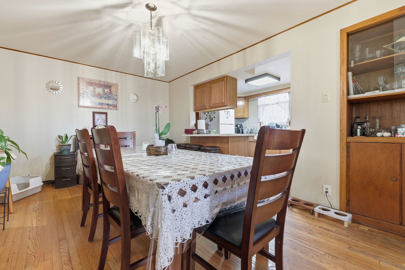 2736 N Monticello Avenue