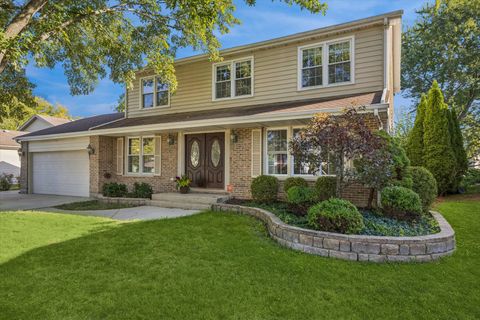 Photo of 815 Pheasant Ridge Drive, Lake Zurich, IL 60047 (MLS # 12503390)