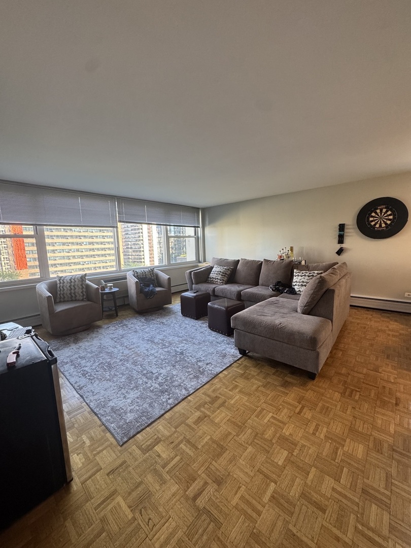 336 W Wellington Avenue 1001