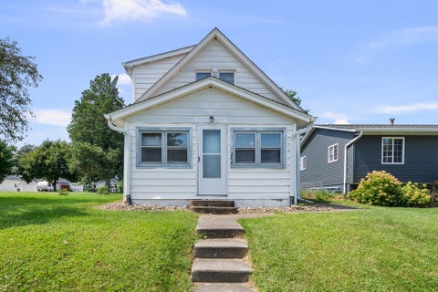 Photo of 2421 34th Street, Moline, IL 61265 (MLS # 12749559)