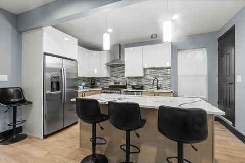 Tiny photo for 10812 S VINCENNES Avenue, Chicago, IL 60643 (MLS # 12516124)