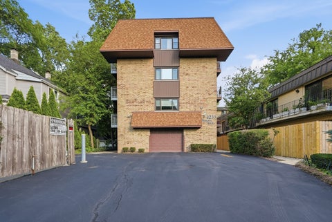 Photo of 6233 N NIAGARA Avenue #4A, Chicago, IL 60631 (MLS # 12689633)