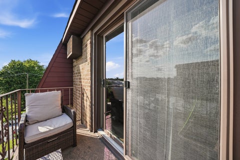 Tiny photo for 6233 N NIAGARA Avenue #4A, Chicago, IL 60631 (MLS # 12689633)