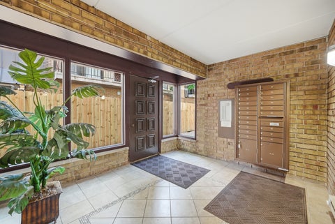 Tiny photo for 6233 N NIAGARA Avenue #4A, Chicago, IL 60631 (MLS # 12689633)