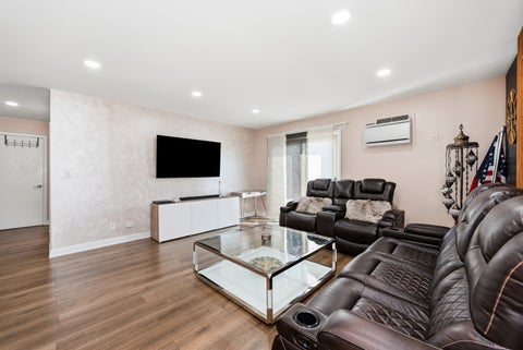 Tiny photo for 6233 N NIAGARA Avenue #4A, Chicago, IL 60631 (MLS # 12689633)