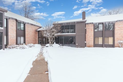 Photo of 740 Saint Andrews Lane #21, Crystal Lake, IL 60014 (MLS # 12524387)