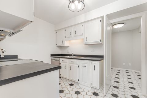 Tiny photo for 740 Saint Andrews Lane #21, Crystal Lake, IL 60014 (MLS # 12524387)