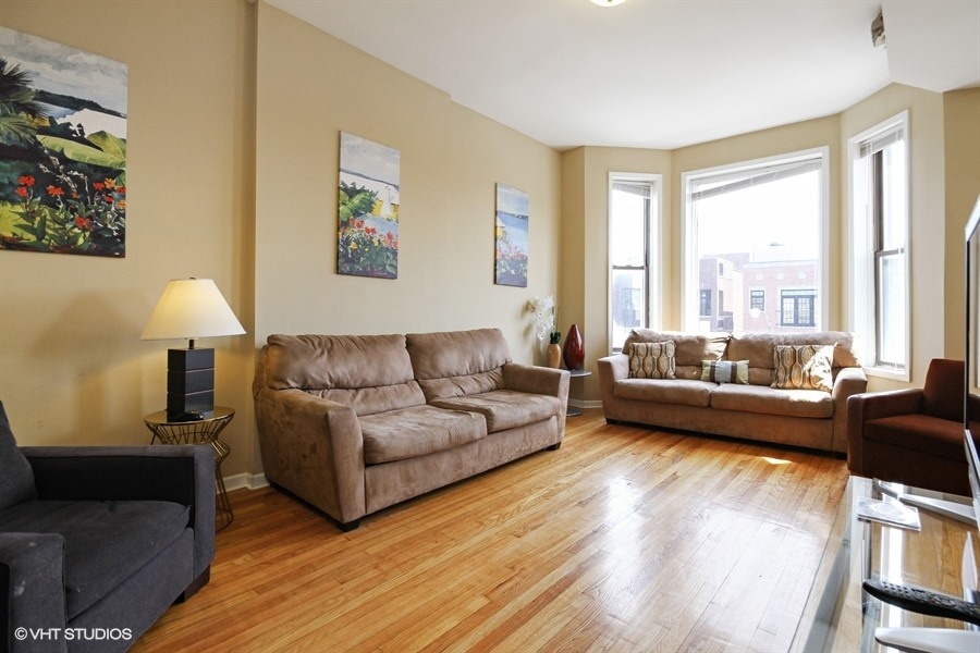 1138 W Addison Street 2
