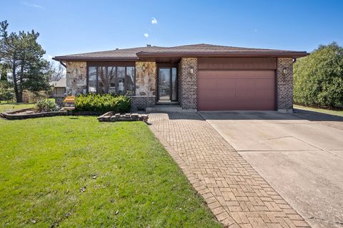 Photo of 1631 Arbor Court, Darien, IL 60561 (MLS # 12589299)