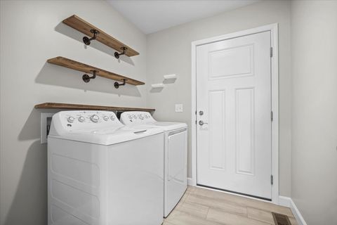 Tiny photo for 52 Winding Way, Bloomington, IL 61705 (MLS # 12499152)