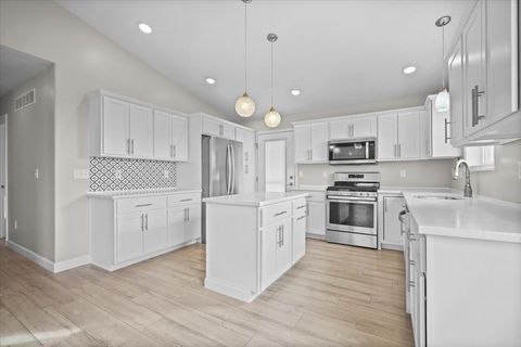 Tiny photo for 52 Winding Way, Bloomington, IL 61705 (MLS # 12499152)