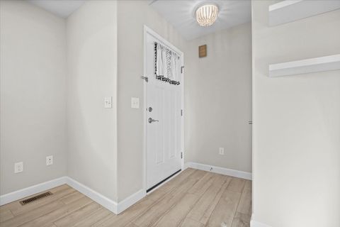 Tiny photo for 52 Winding Way, Bloomington, IL 61705 (MLS # 12499152)