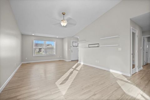 Tiny photo for 52 Winding Way, Bloomington, IL 61705 (MLS # 12499152)