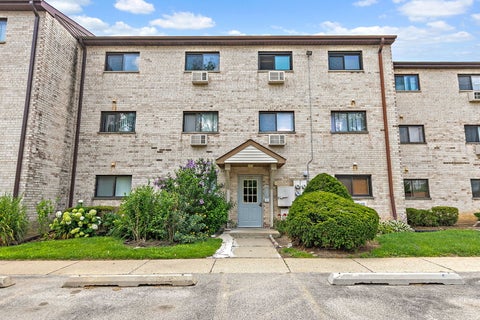 Photo of 522 E Spruce Drive #1B, Palatine, IL 60074 (MLS # 12728035)