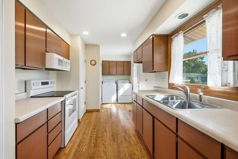Tiny photo for 45 Avon Road, Elk Grove Village, IL 60007 (MLS # 12779774)