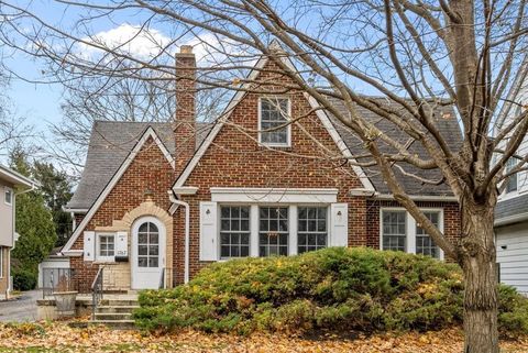 1767 Clifton Avenue Highland Park IL 60035