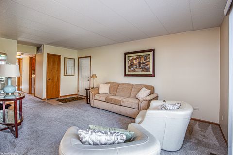 Tiny photo for 5031 Circle Drive #207, Crestwood, IL 60418 (MLS # 12638594)