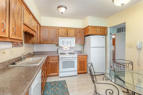 Tiny photo for 5031 Circle Drive #207, Crestwood, IL 60418 (MLS # 12638594)
