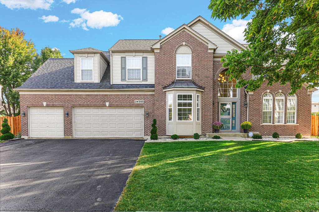 Photo for 24307 Sheffield Lane, Plainfield, IL 60585 (MLS # 12498406)
