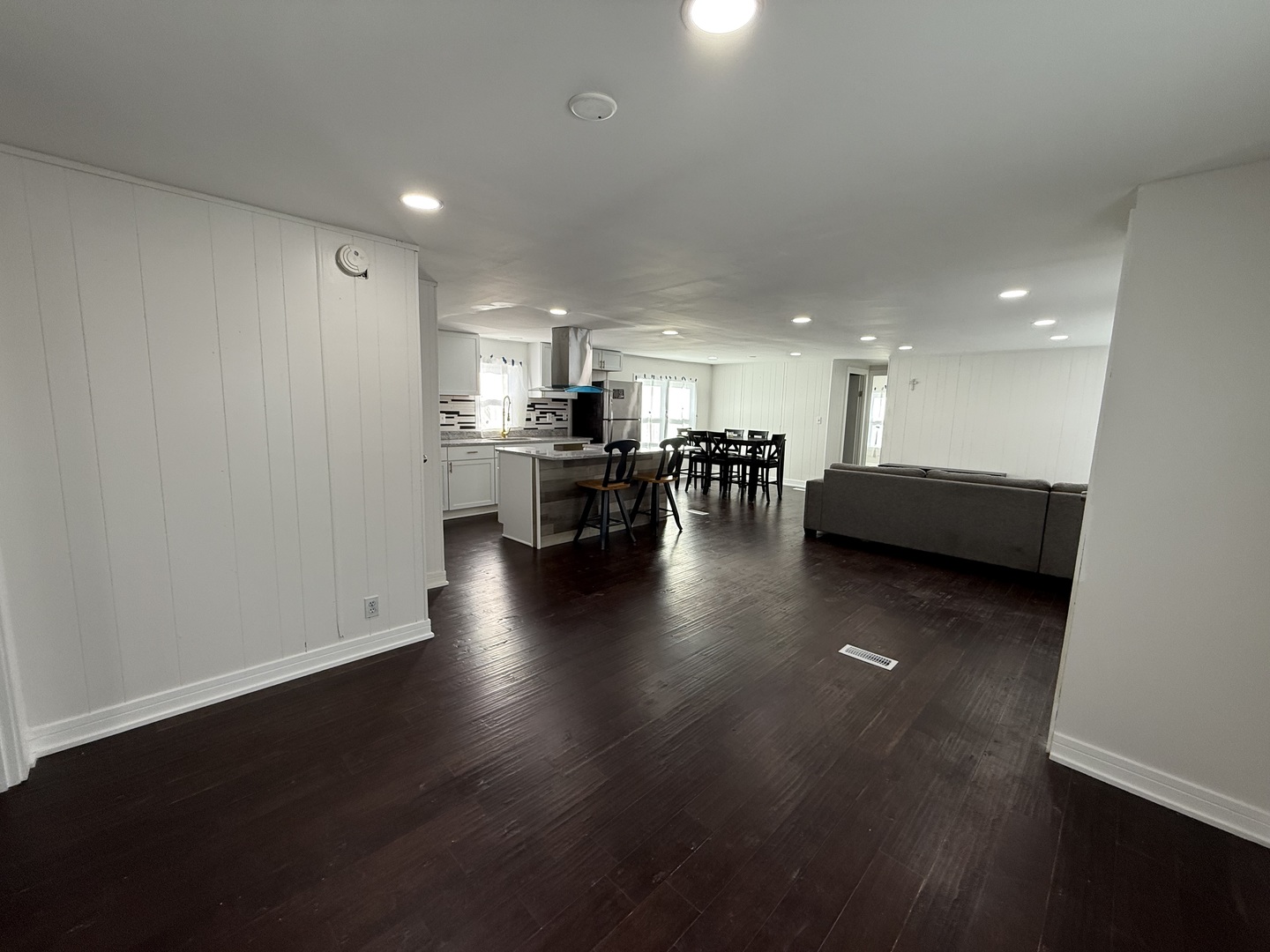 25 Hearthside Drive