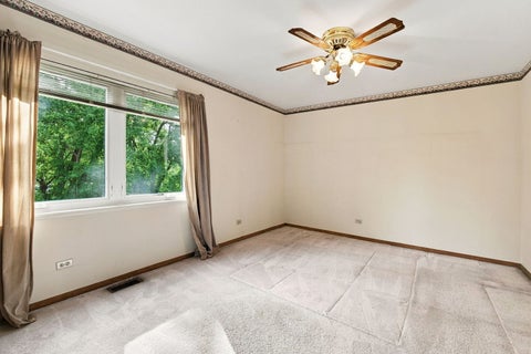 Tiny photo for 3S171 Lakeview Court, Warrenville, IL 60555 (MLS # 12759287)
