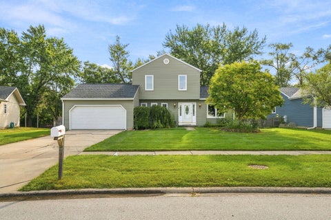 Photo of 3S171 Lakeview Court, Warrenville, IL 60555 (MLS # 12759287)