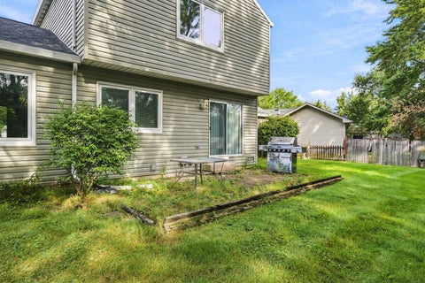Tiny photo for 3S171 Lakeview Court, Warrenville, IL 60555 (MLS # 12759287)