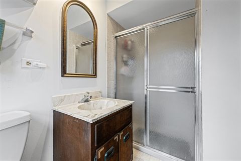 Tiny photo for 220 Dover Circle, Lincolnshire, IL 60069 (MLS # 12631371)