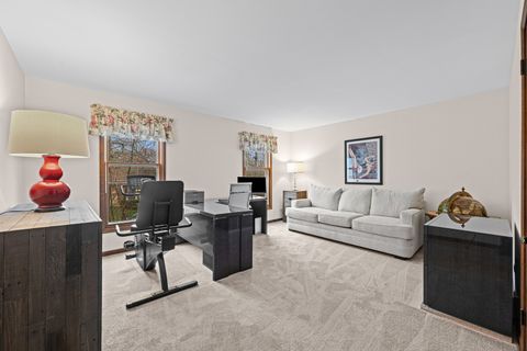 Tiny photo for 220 Dover Circle, Lincolnshire, IL 60069 (MLS # 12631371)