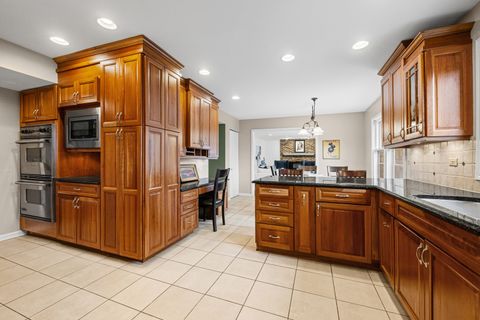 Tiny photo for 220 Dover Circle, Lincolnshire, IL 60069 (MLS # 12631371)