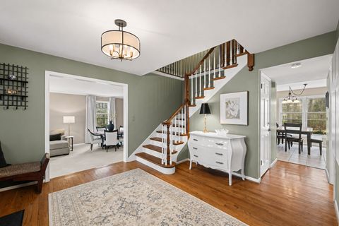 Tiny photo for 220 Dover Circle, Lincolnshire, IL 60069 (MLS # 12631371)