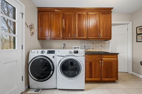 Tiny photo for 220 Dover Circle, Lincolnshire, IL 60069 (MLS # 12631371)