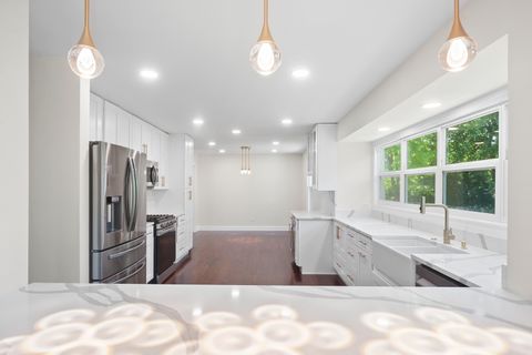 Tiny photo for 1017 Juniper Parkway, Libertyville, IL 60048 (MLS # 12503146)