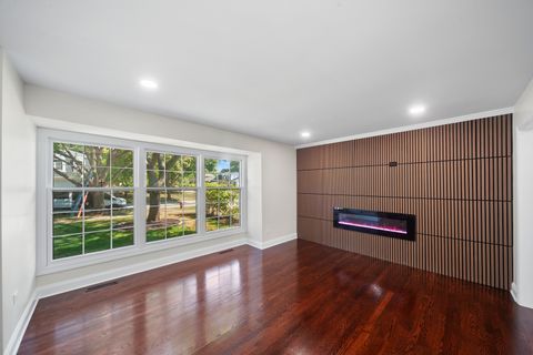 Tiny photo for 1017 Juniper Parkway, Libertyville, IL 60048 (MLS # 12503146)