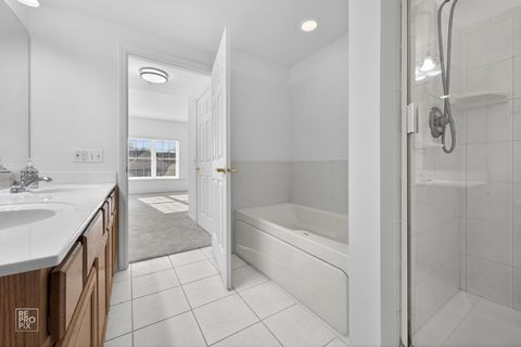 Tiny photo for Clarendon Hills, IL 60514 (MLS # 12541126)