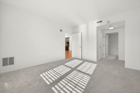 Tiny photo for Clarendon Hills, IL 60514 (MLS # 12541126)