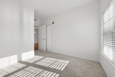 Tiny photo for Clarendon Hills, IL 60514 (MLS # 12541126)