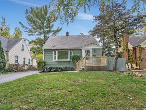 Photo of 1823 Evergreen Road, Homewood, IL 60430 (MLS # 12501998) Photo of 1823 Evergreen Road, Homewood, IL 60430 (MLS # 12501998)