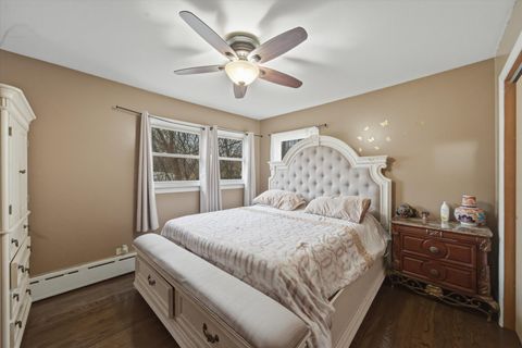 Tiny photo for 810 N Cherry Street, Addison, IL 60101 (MLS # 12576754)