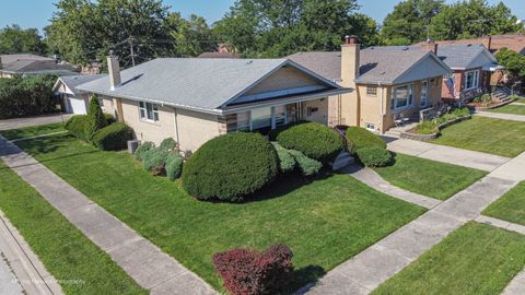 A home in Evergreen Park