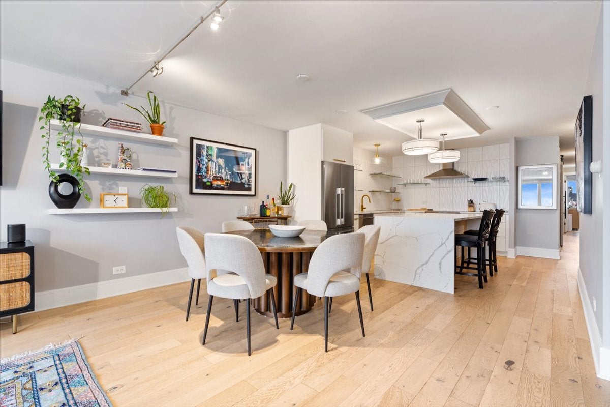 1440 N LAKE SHORE Drive 25E