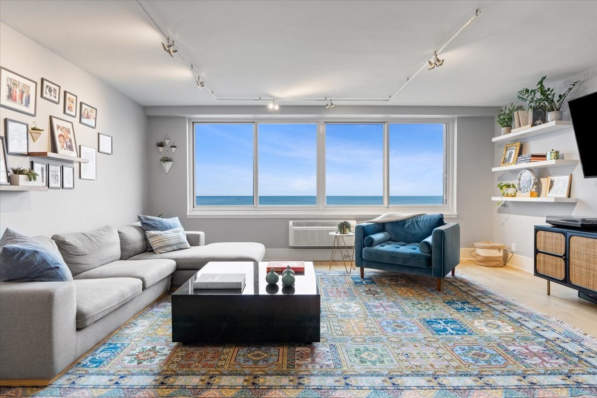 1440 N LAKE SHORE Drive 25E