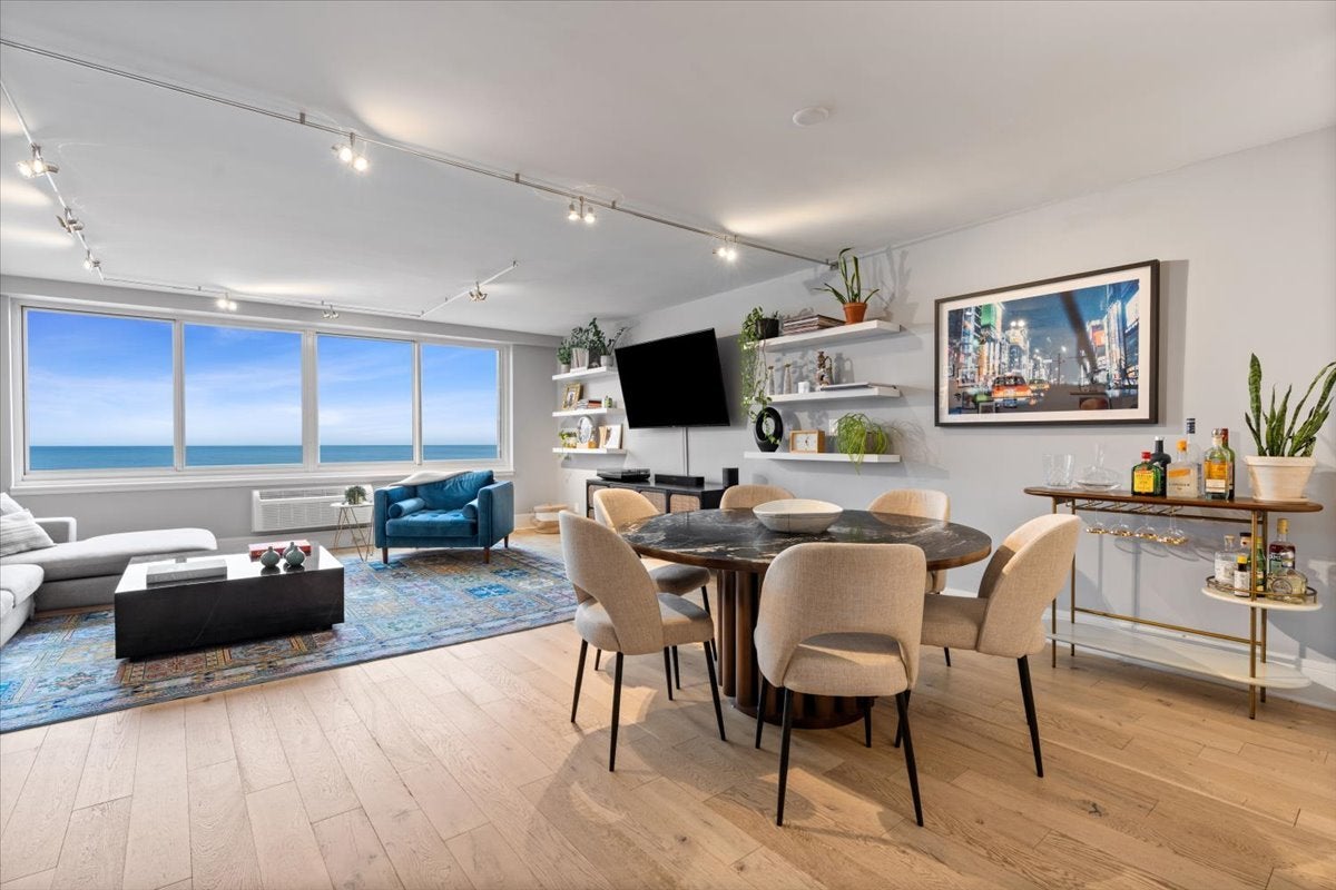 1440 N LAKE SHORE Drive 25E